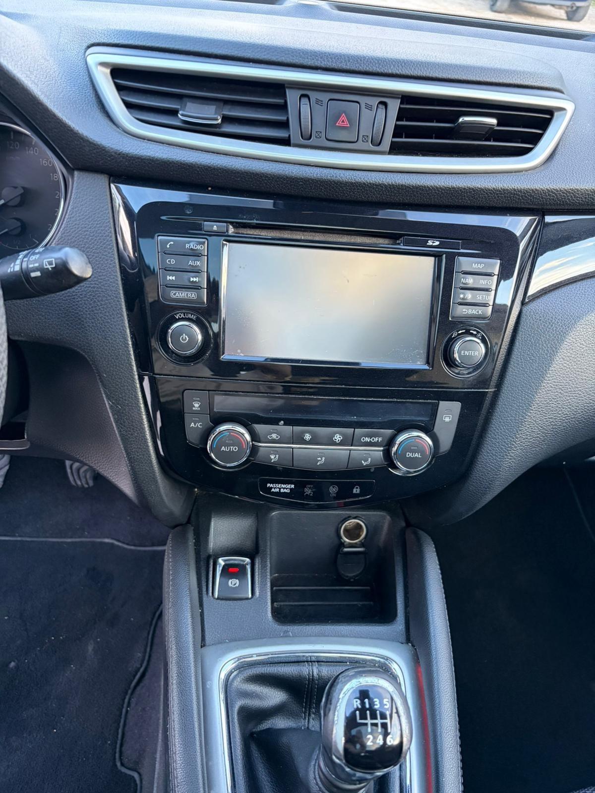 Nissan Qashqai 1.5 dCi Tekna tetto in vetro full