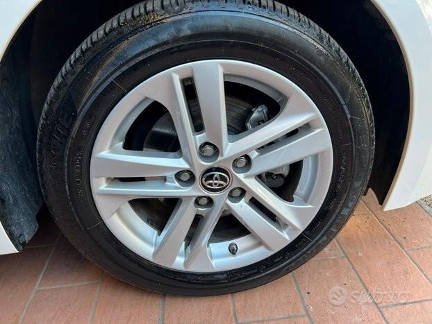 Toyota Corolla Touring Sports 1.8 Hybrid Business