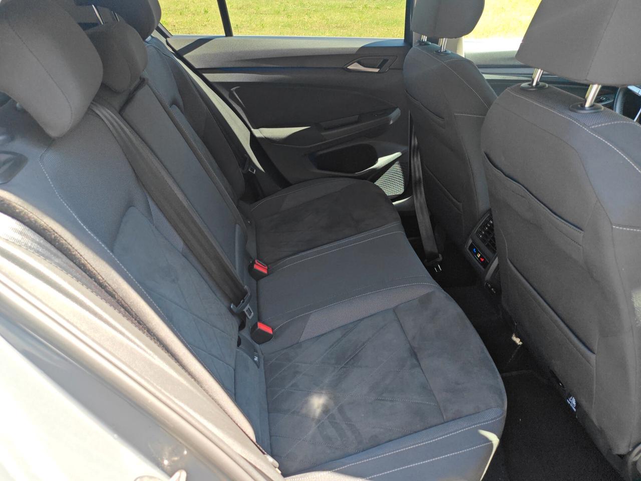 Volkswagen Golf 1.5 TGI DSG Style Incidentata