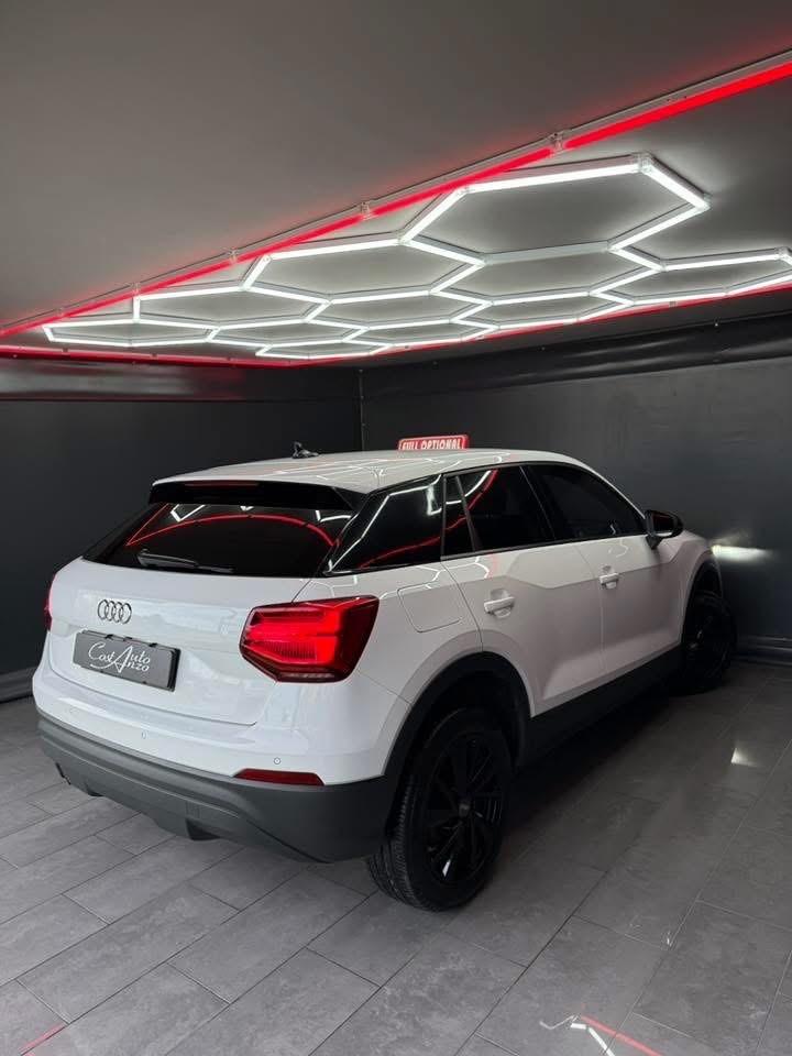 Audi Q2 35 TDI S tronic 150 cv Identity Black 2019
