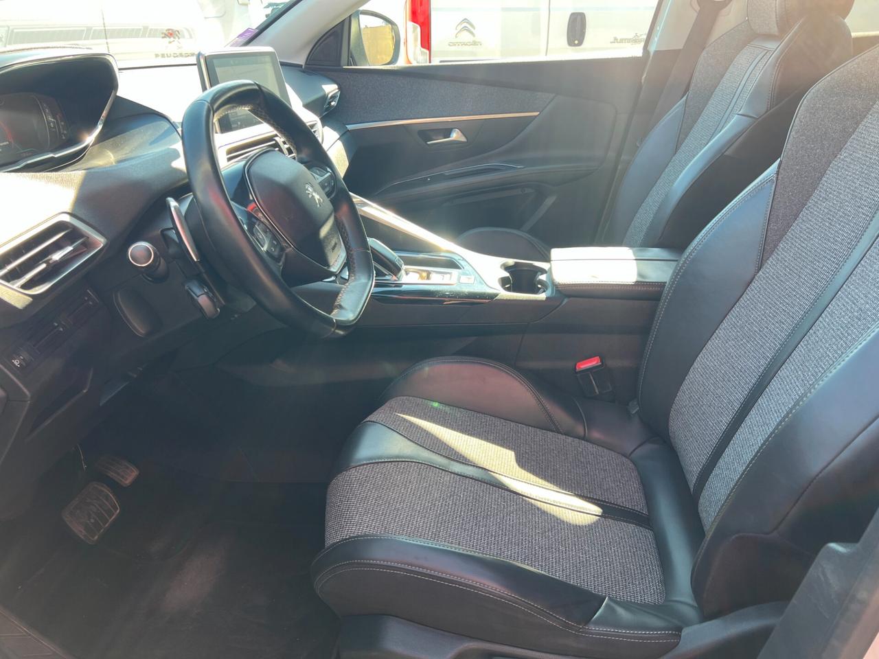 Peugeot 3008 BlueHDi 130 Automatica Sport