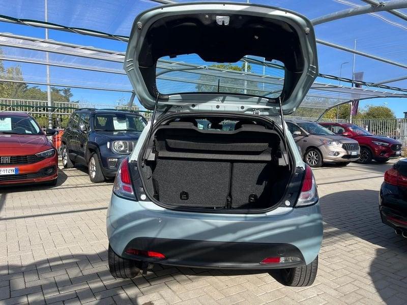 Lancia Ypsilon Ypsilon 1.0 FireFly 5 porte S&S Hybrid Silver Plus