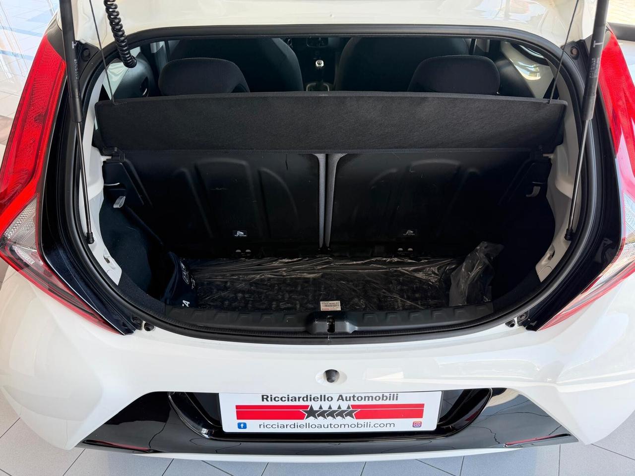 Toyota Aygo Connect 1.0 VVT-i 72Cv 5p x-cool