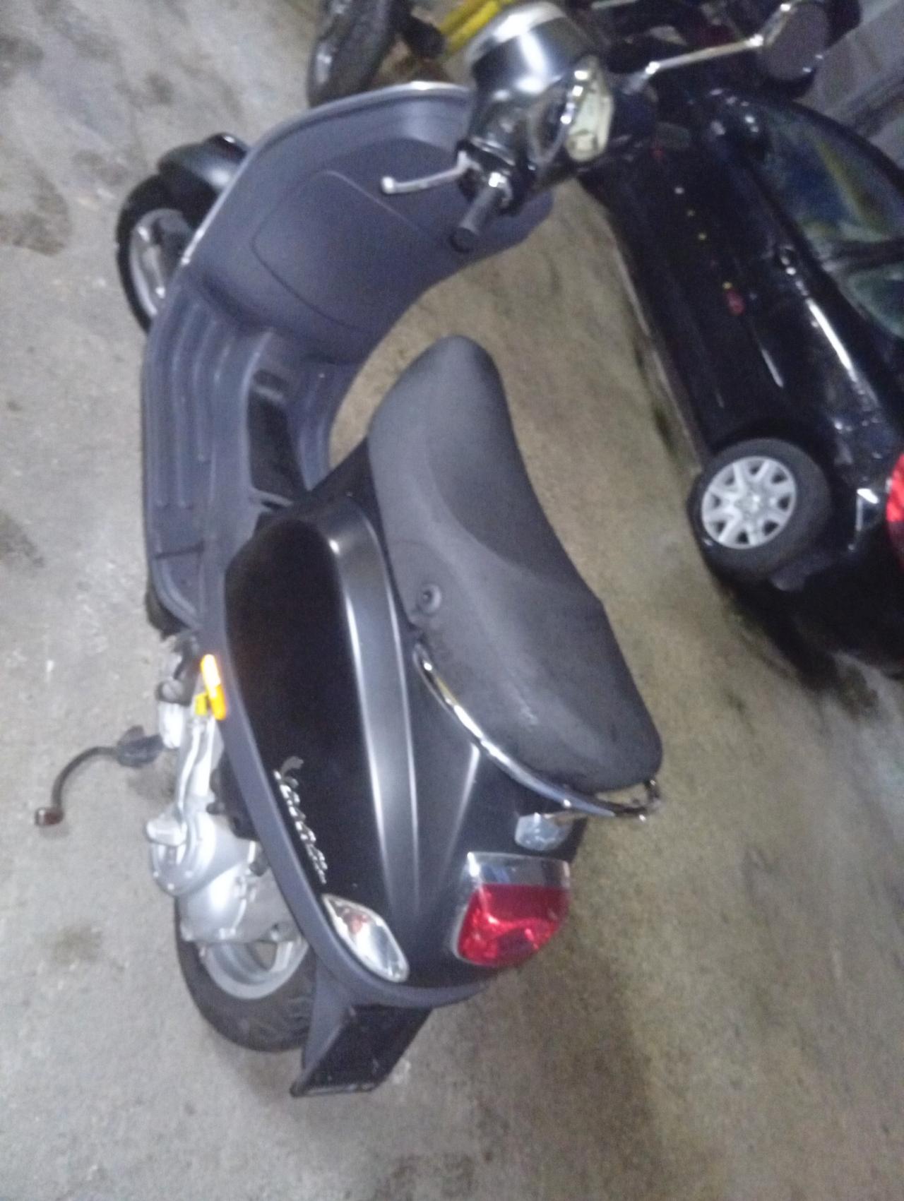 Piaggio Vespa 50 LX 4T