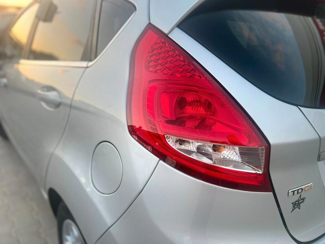 Ford Fiesta 1.4 TDCi 68CV 5 porte Titanium