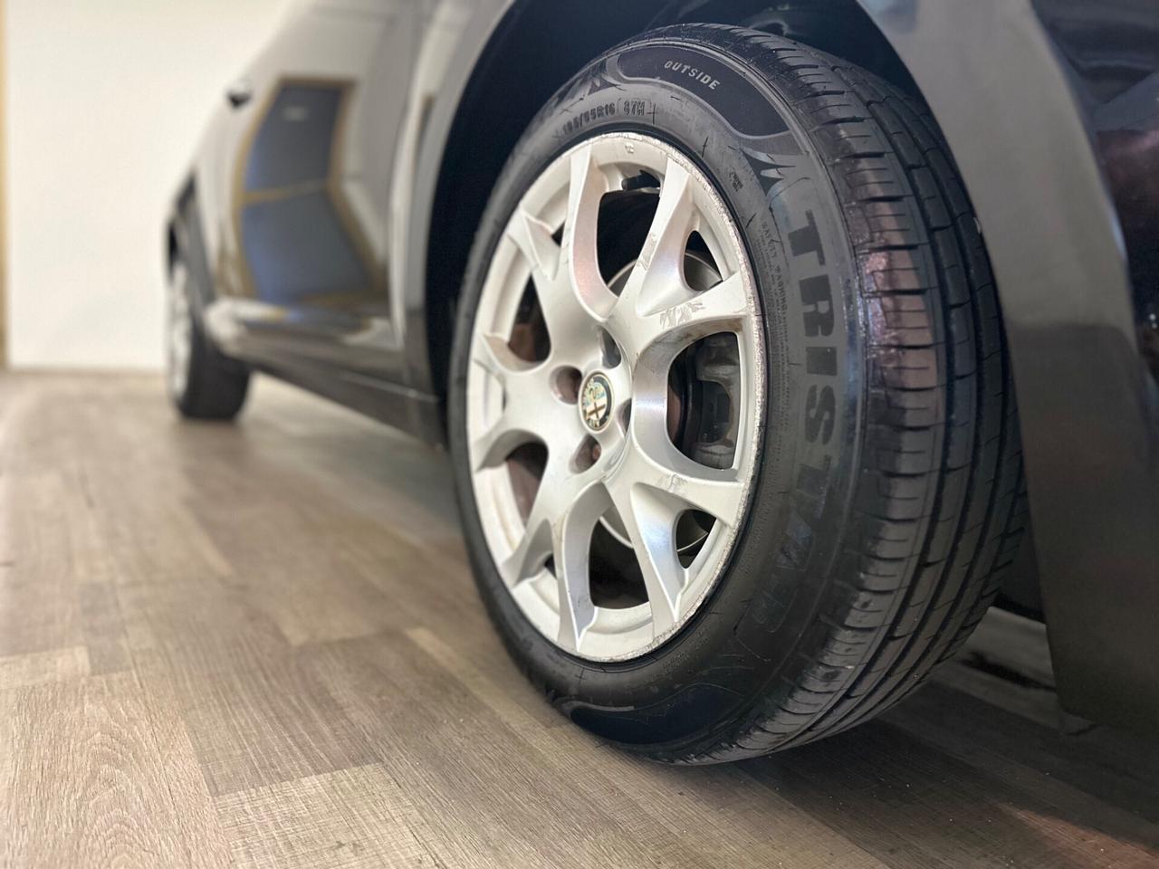 Alfa Romeo MiTo 1.4 T 120 CV GPL Distinctive Sport Pack NEOPATENTATI