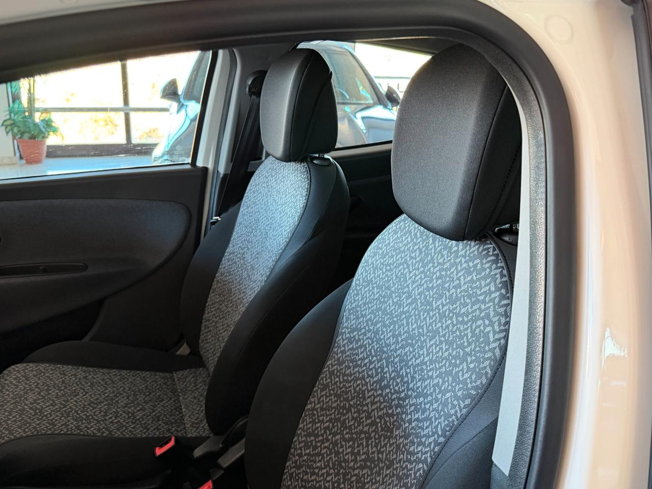 Lancia Ypsilon 1.2 69 cv. ELEFANTINO BLU