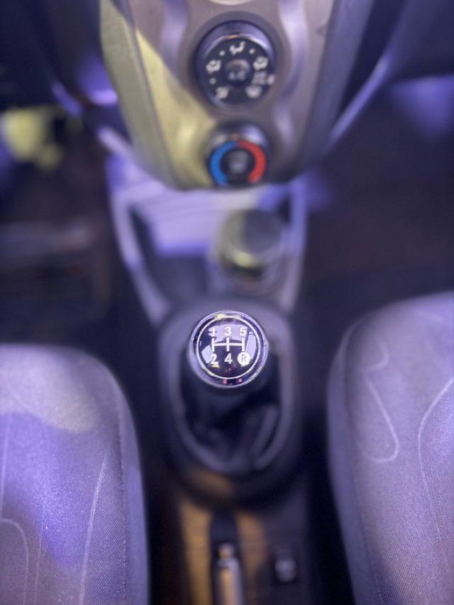 TOYOTA Yaris 1.0 5 porte Now