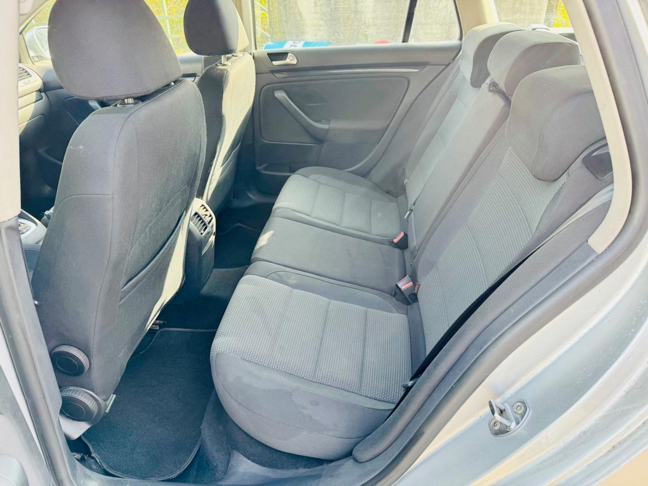 Volkswagen Golf 1.6 TDI DSG. Automatica (da sistemare)