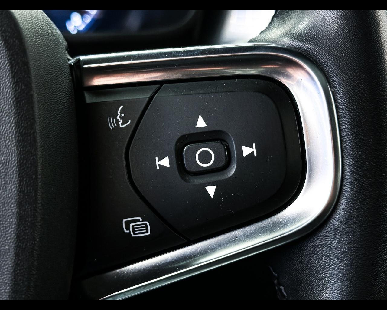 VOLVO XC40 T5 Recharge Plug-in Hybrid Inscription Expression