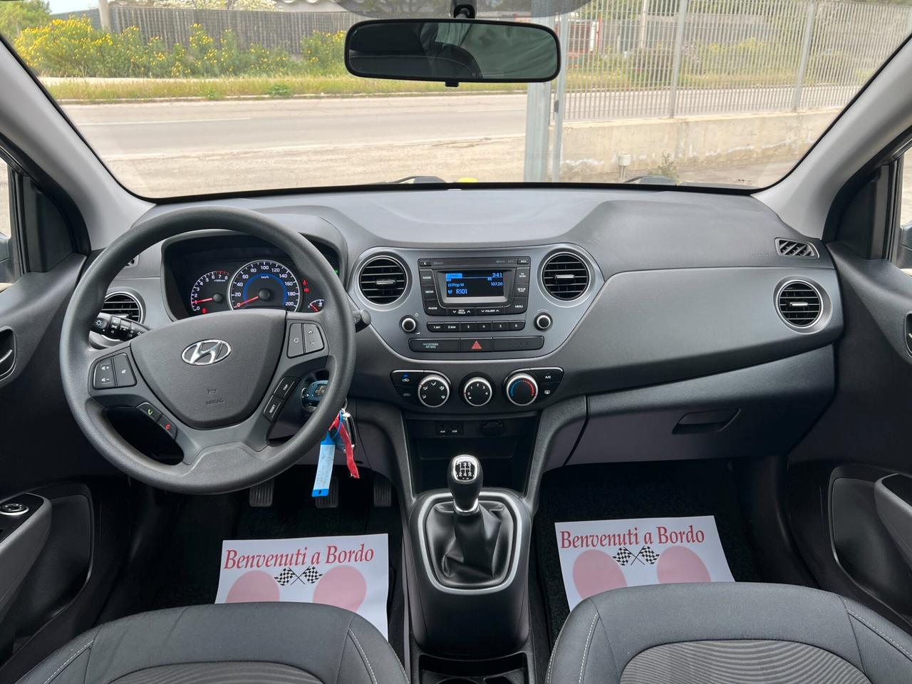 Hyundai i10 1.0 LPGI Econext Login GARANZIA