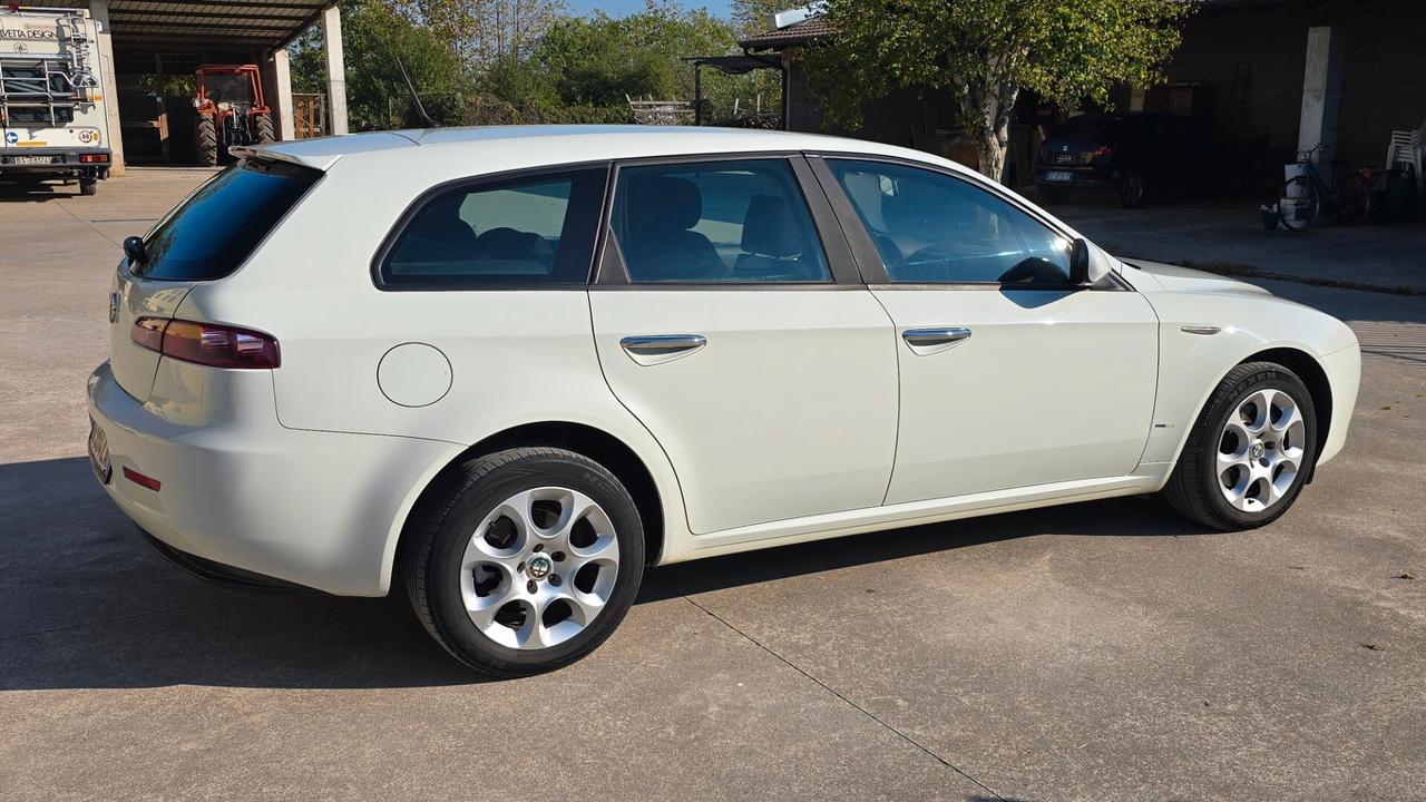 ALFA 159 1.9 JTDM PARI AL NUOVO