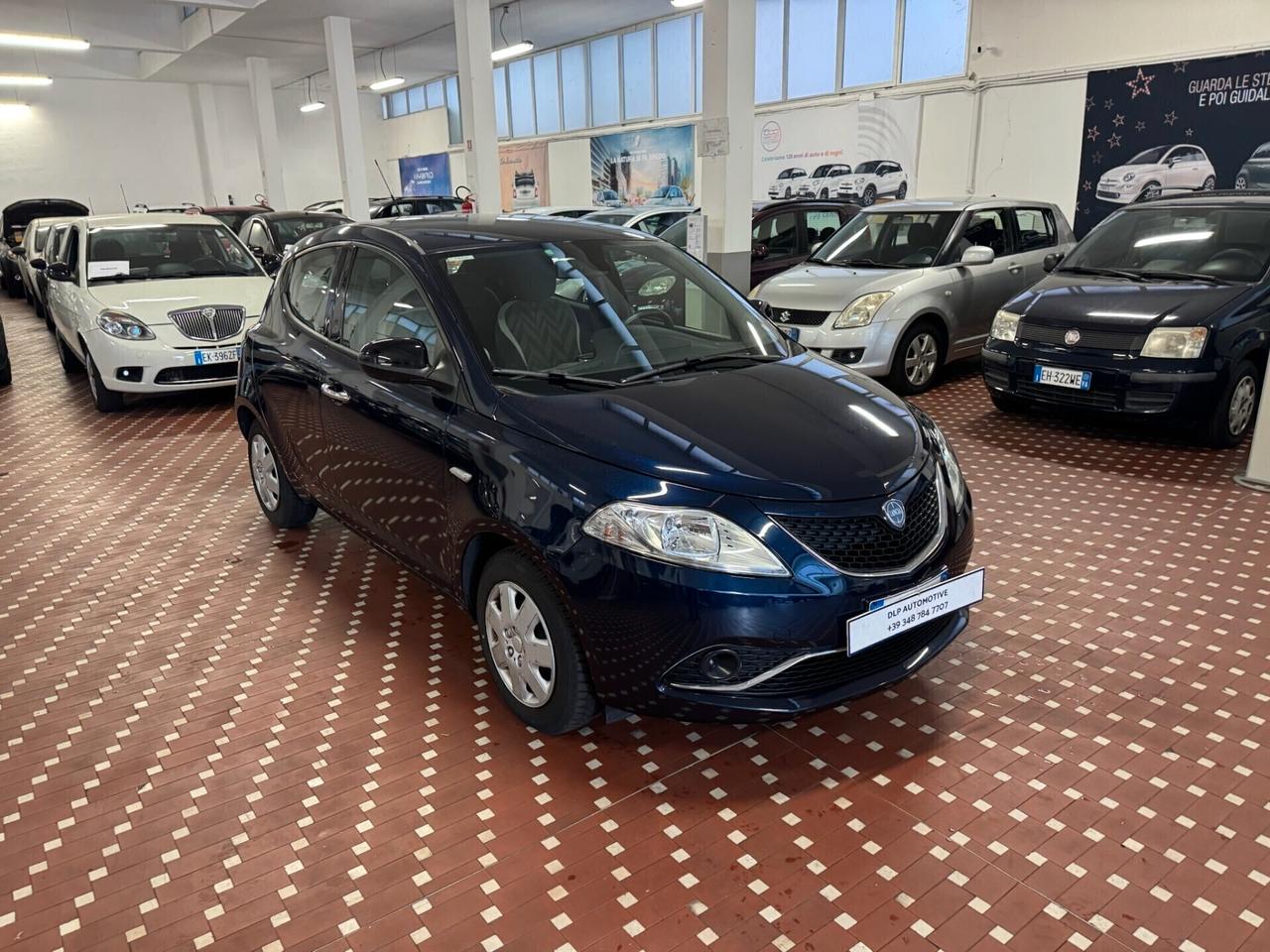 Lancia Ypsilon 1.2 69 CV 5 porte Platinum - NEOPATENTATI