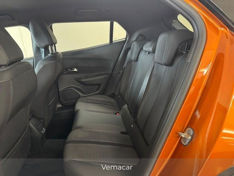 Peugeot 2008 BlueHDi 130 EAT8 Allure Pack aut.-CAR PLAY RETROC-SOLO KM 21200!