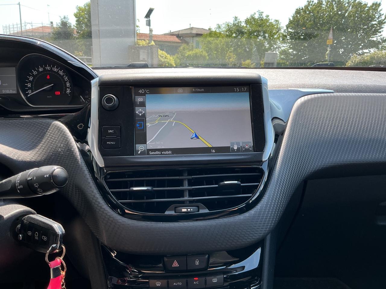 Peugeot 208 1.2 benzina Neopatentati