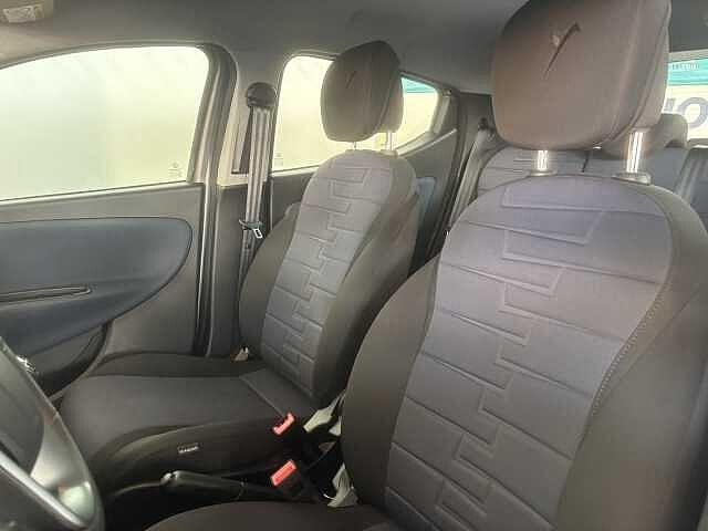 Lancia Ypsilon Platino 1.0 Hybrid 70 cv - usata