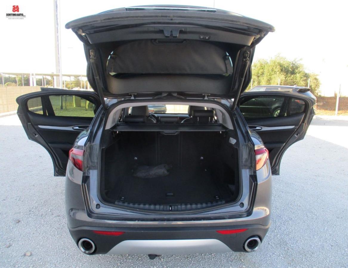 A.R.Stelvio 2.2 T.d. 210CV AT8 Q4 Exec.2019 FULL