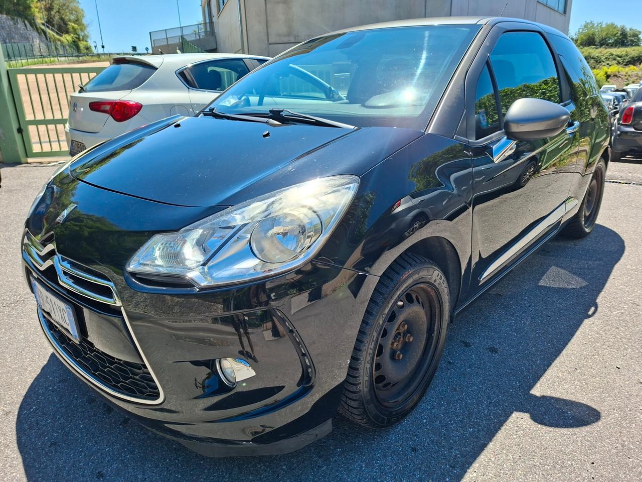 Ds DS3 3 1.2 VTi 82 Just Black