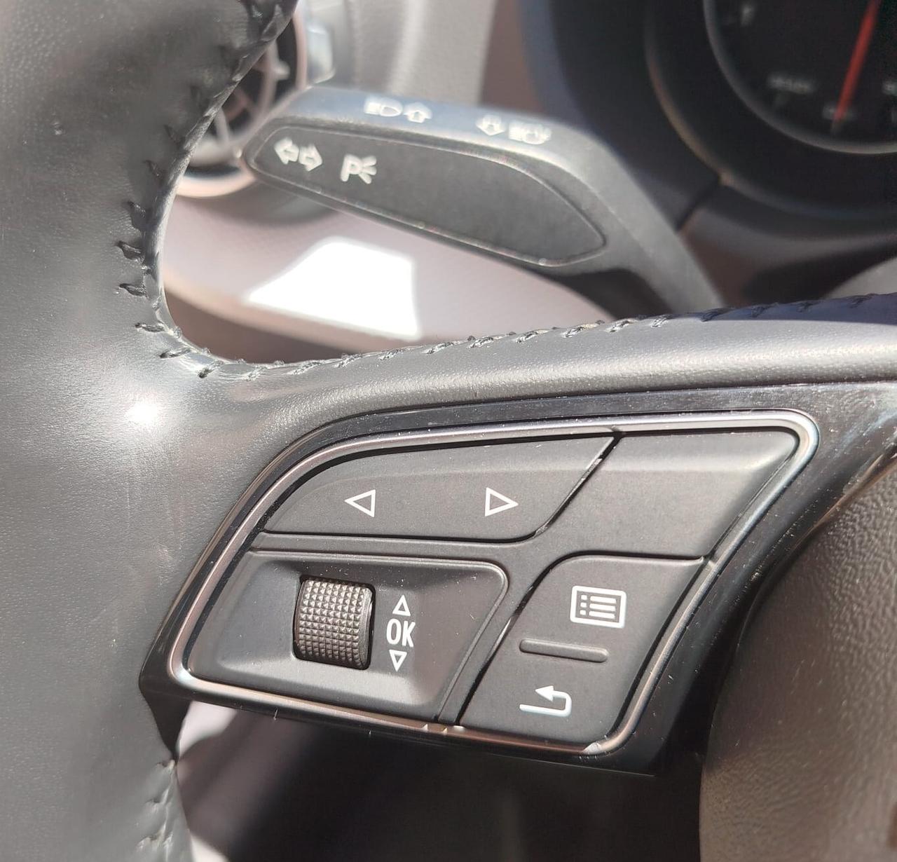 Audi Q2 S tronic 1.6 116CV Design 2020 TETTO NEO