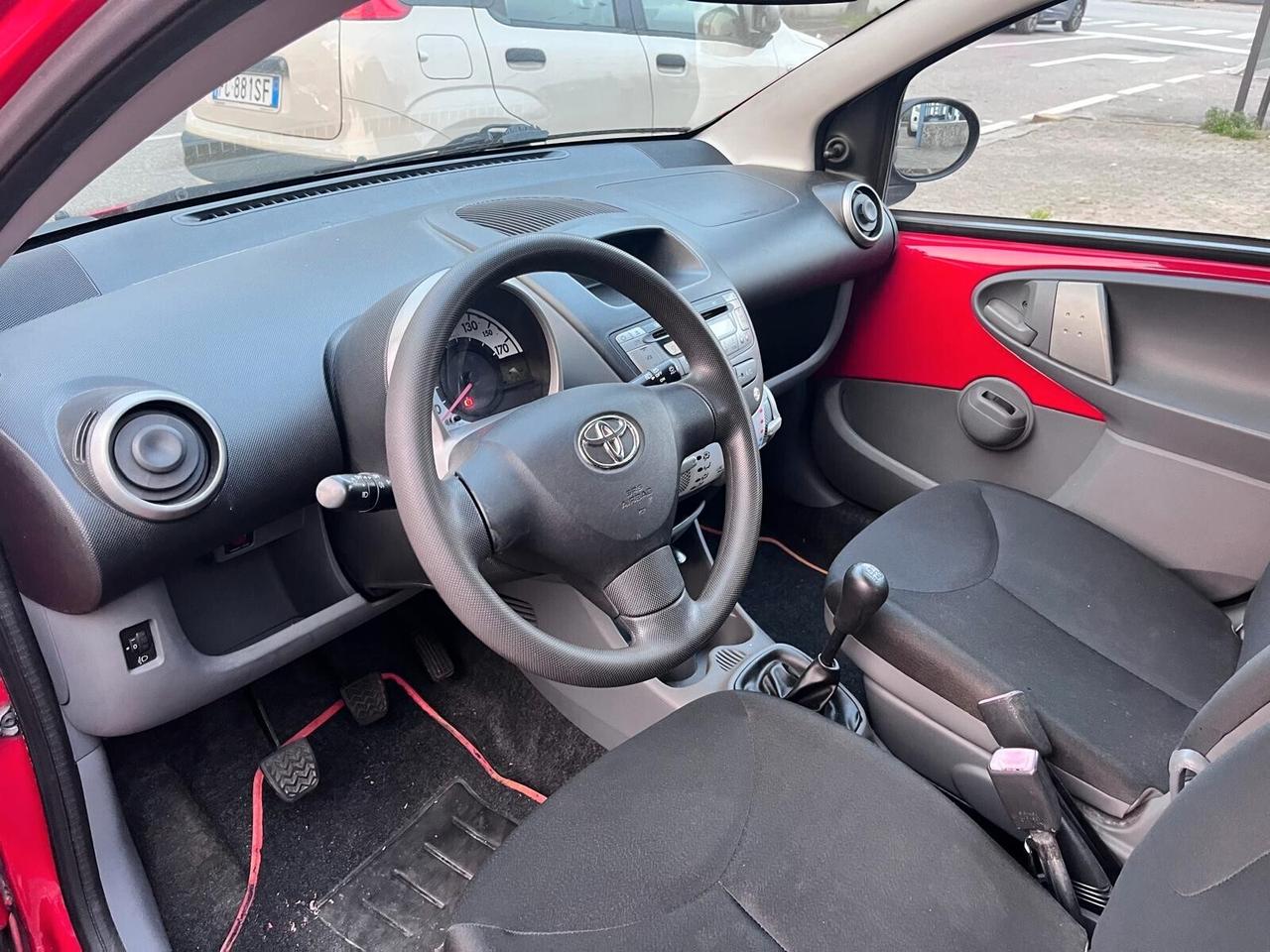 Toyota Aygo 1.0 12V VVT-i 5 porte Sol - 2009