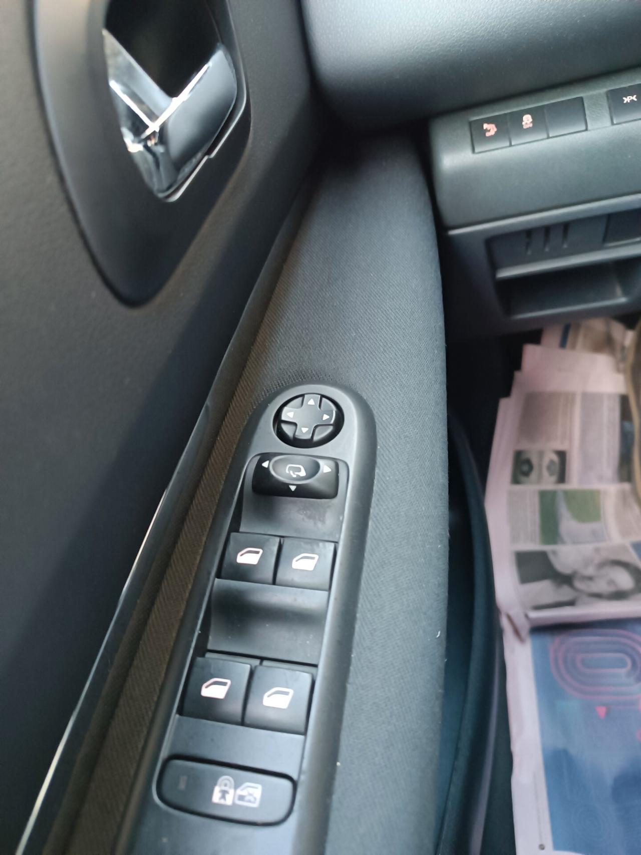 Peugeot 5008 1.6 HDi 115CV ALLURE 7 POSTI TETTO NAVI CAMERA