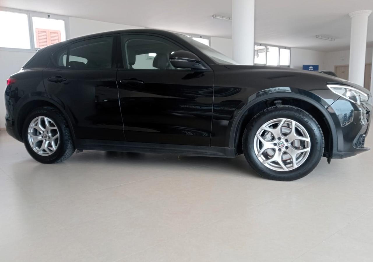 Alfa Romeo Stelvio 2.2 Turbodiesel 190 CV AT8 RWD Executive