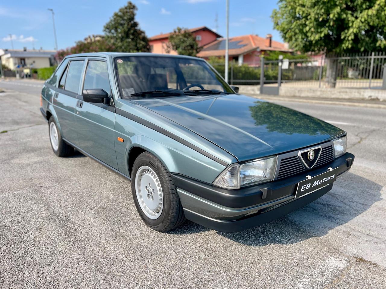 Alfa Romeo 75 2.5 V6 Quadrifoglio Verde - Targa MI