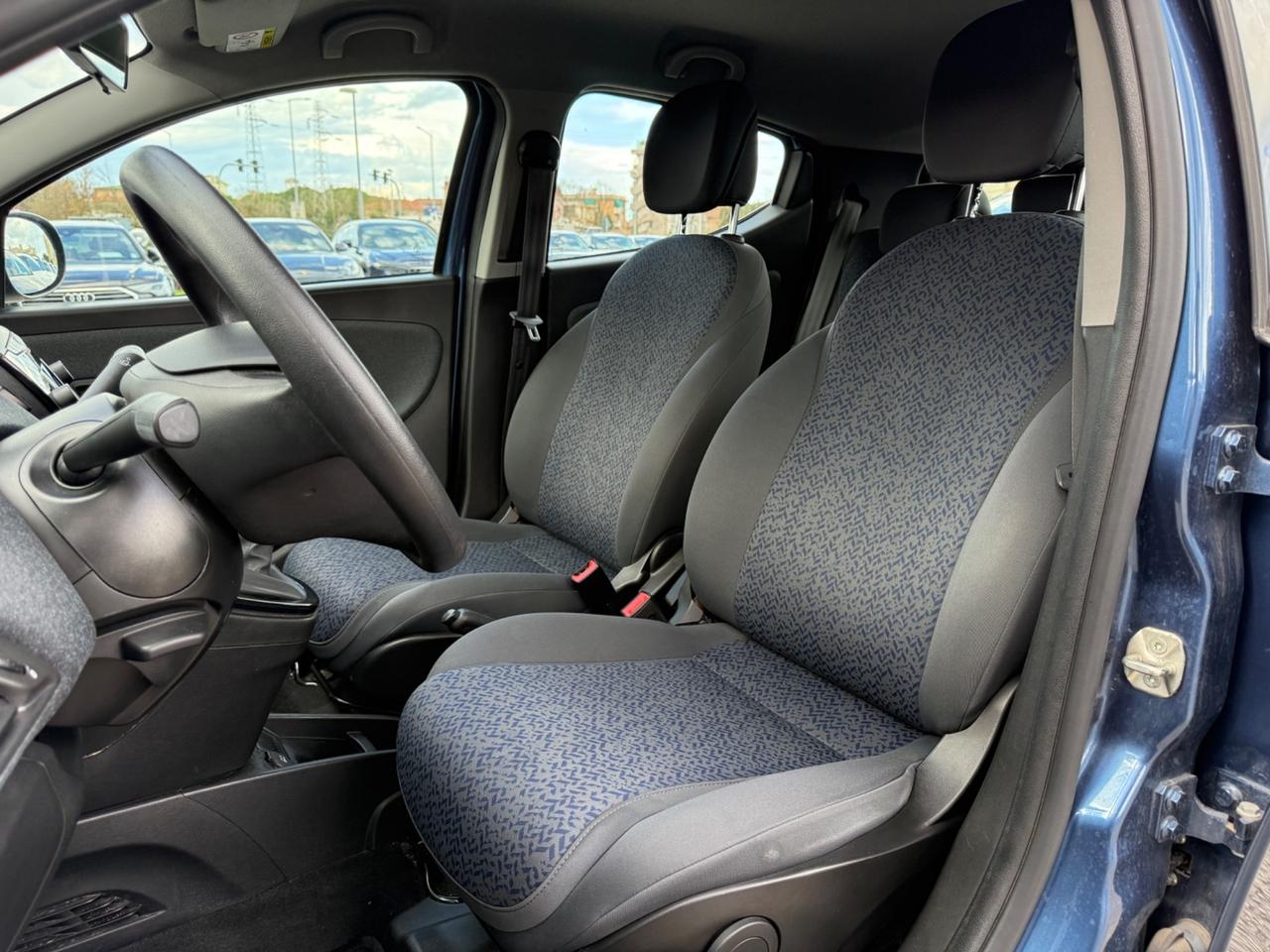 Lancia Ypsilon 1.0 FireFly 5 porte S&S Hybrid Ecochic Silver