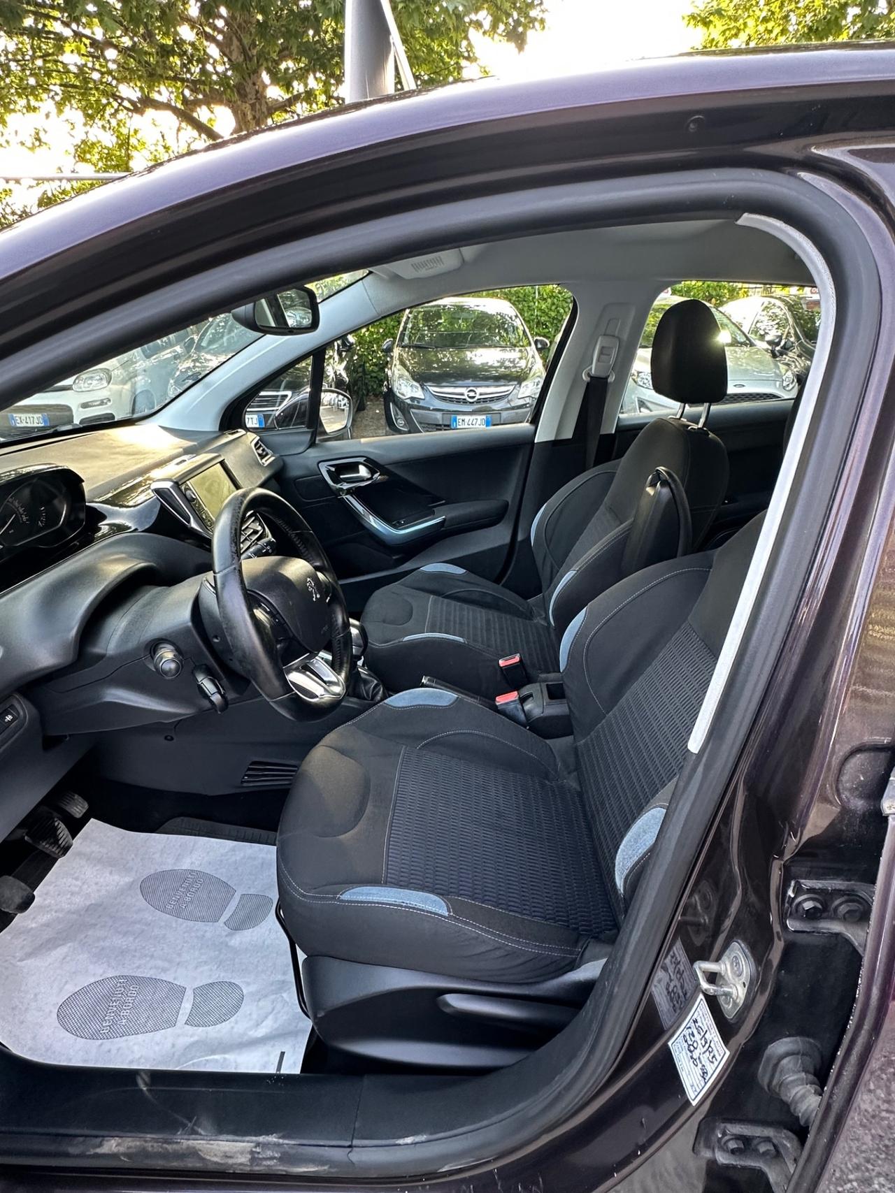 Peugeot 208 1.4 HDi 68 CV 5 porte Allure