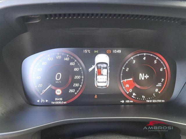 VOLVO XC40 T2 Momentum