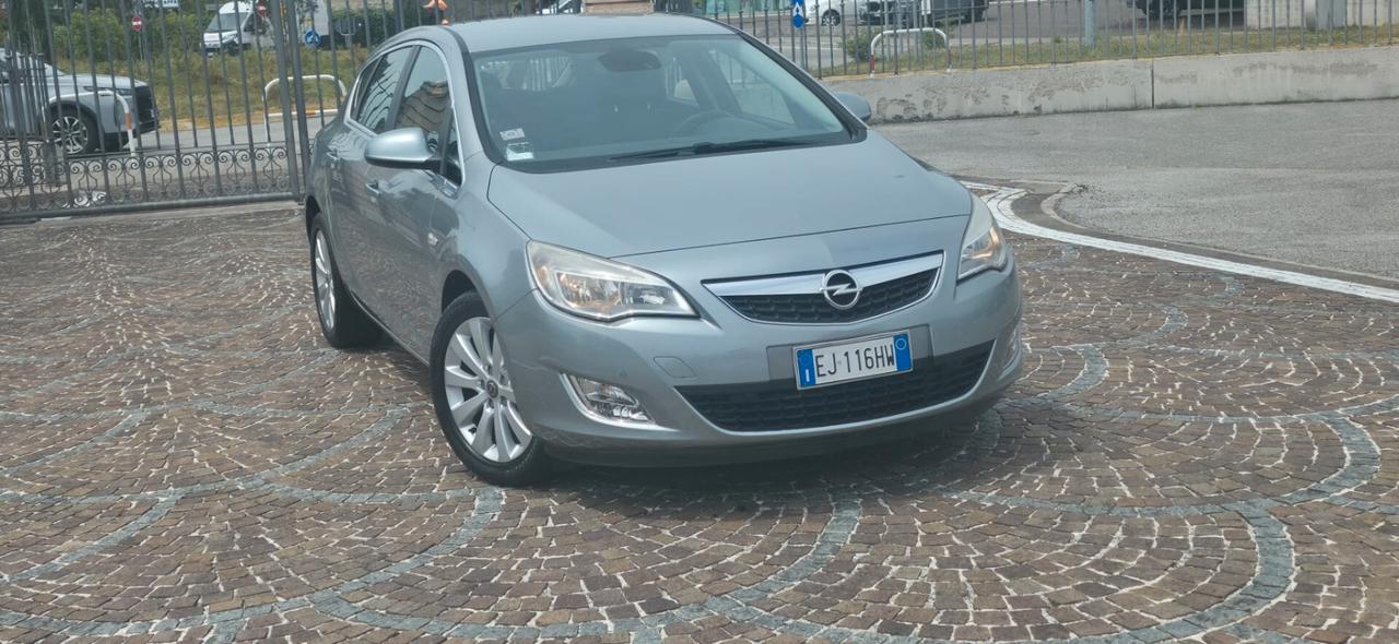 Opel Astra 1.7 CDTI 110CV 5 porte Cosmo