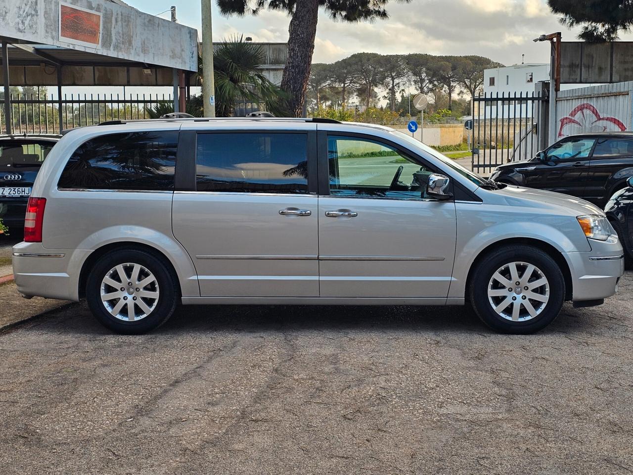Chrysler Grand Voyager 2.8 CRD DPF Limited Stowngo