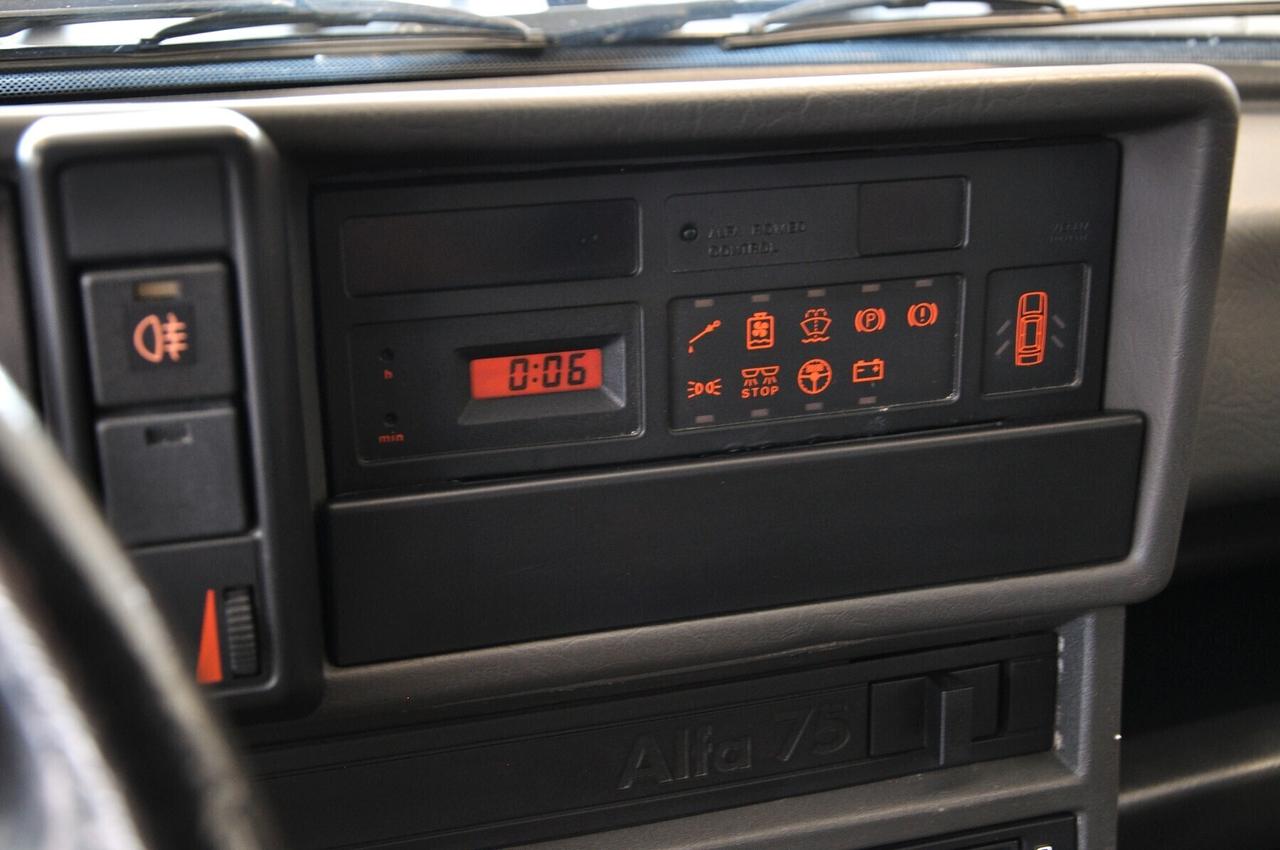 Alfa Romeo 75 2.0i Twin Spark CRS RIAR targa MI