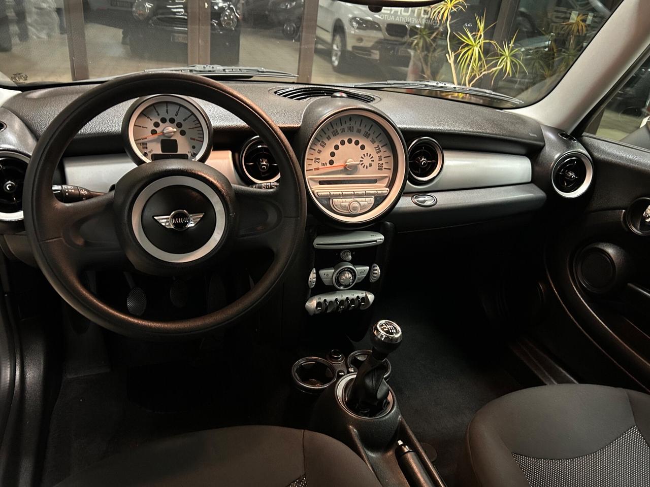 Mini One - 2009 1.4 16V 75 CV 153.000 KM