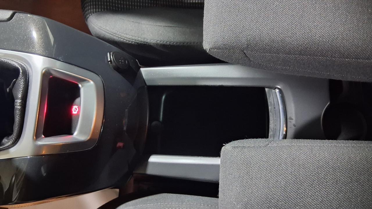 Peugeot 5008 Allure 7 posti 1.6 120cv anno 2015