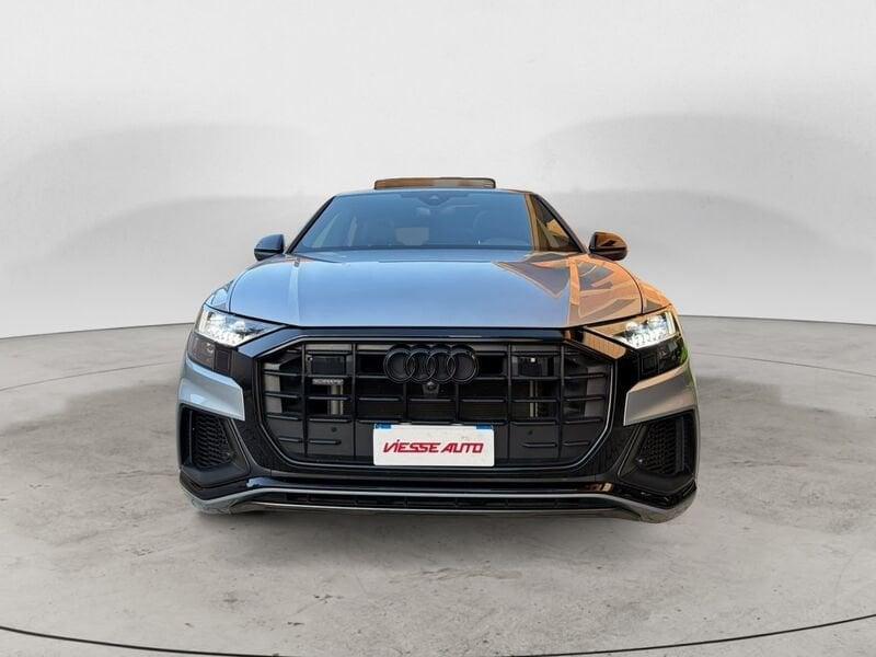 Audi Q8 55 TFSI 250kW quattro tiptronic Sport