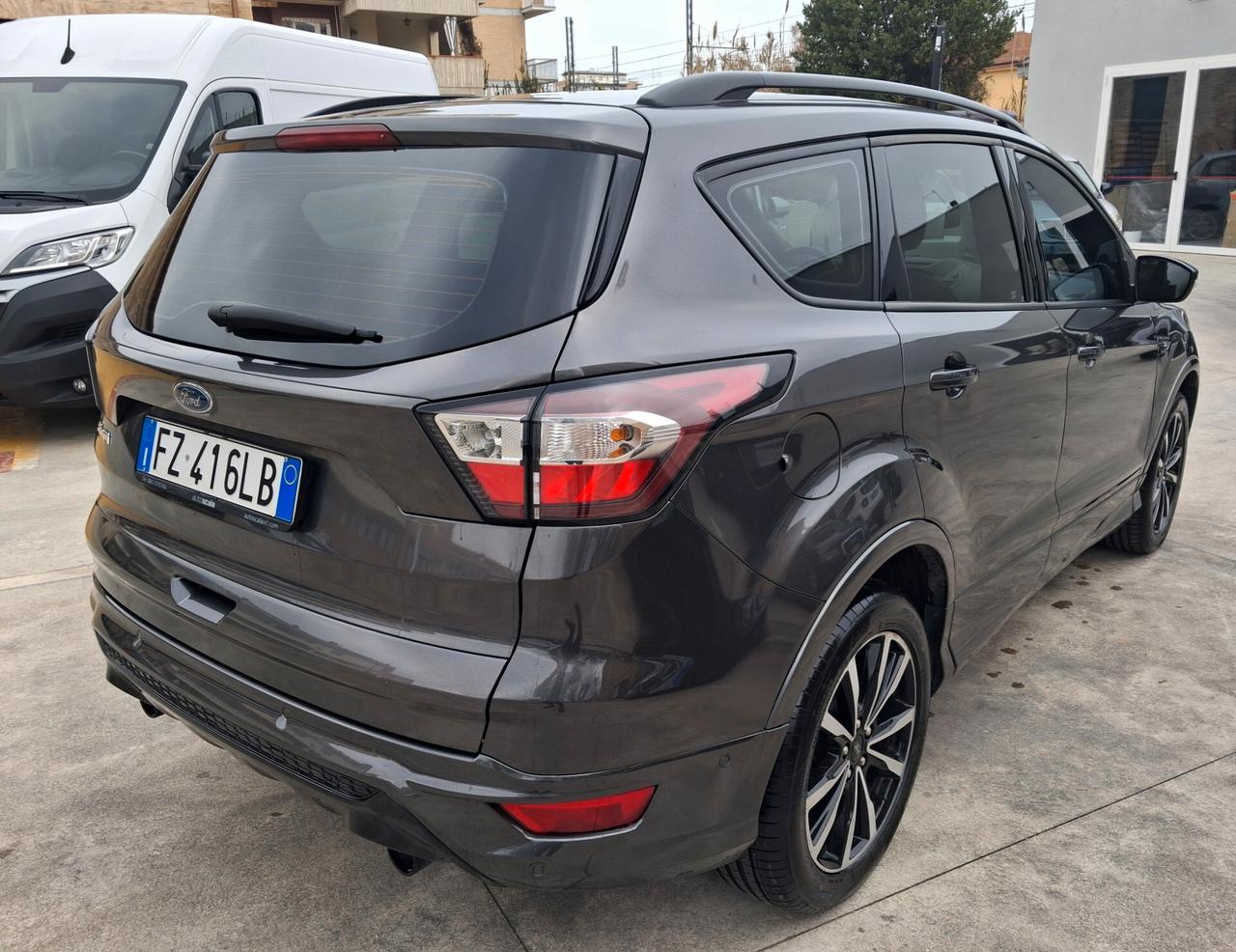 Ford Kuga 2.0 TDCI 120 ST-Line