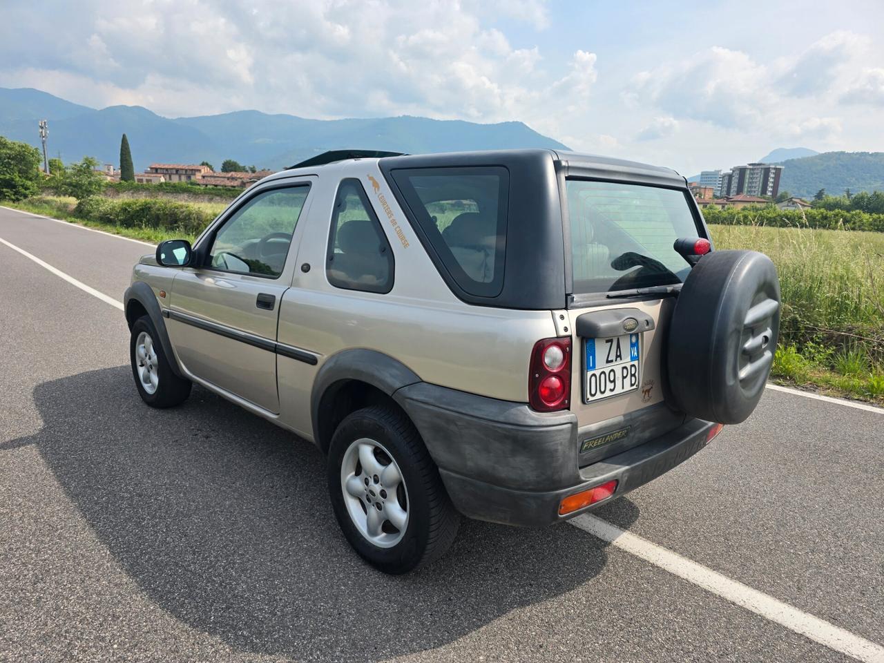 LAND ROVER FREELANDER 2.0 TD4 HARDBACK
