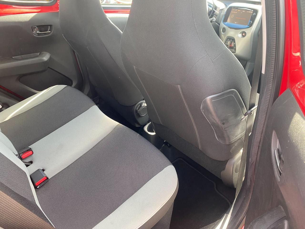 TOYOTA - Aygo - 1.0 VVT-i 69 CV x-play - UNIPRO. -