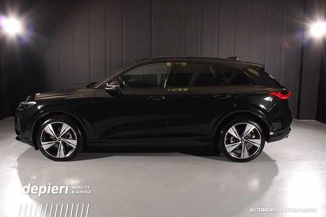 Audi Q5 TDi S tronic quattro Launch edition one mHEV+