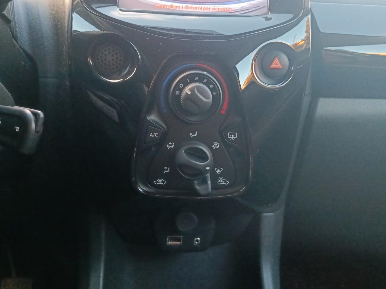 Citroen C1 Airscape VTi 72 ETG 5 porte Shine