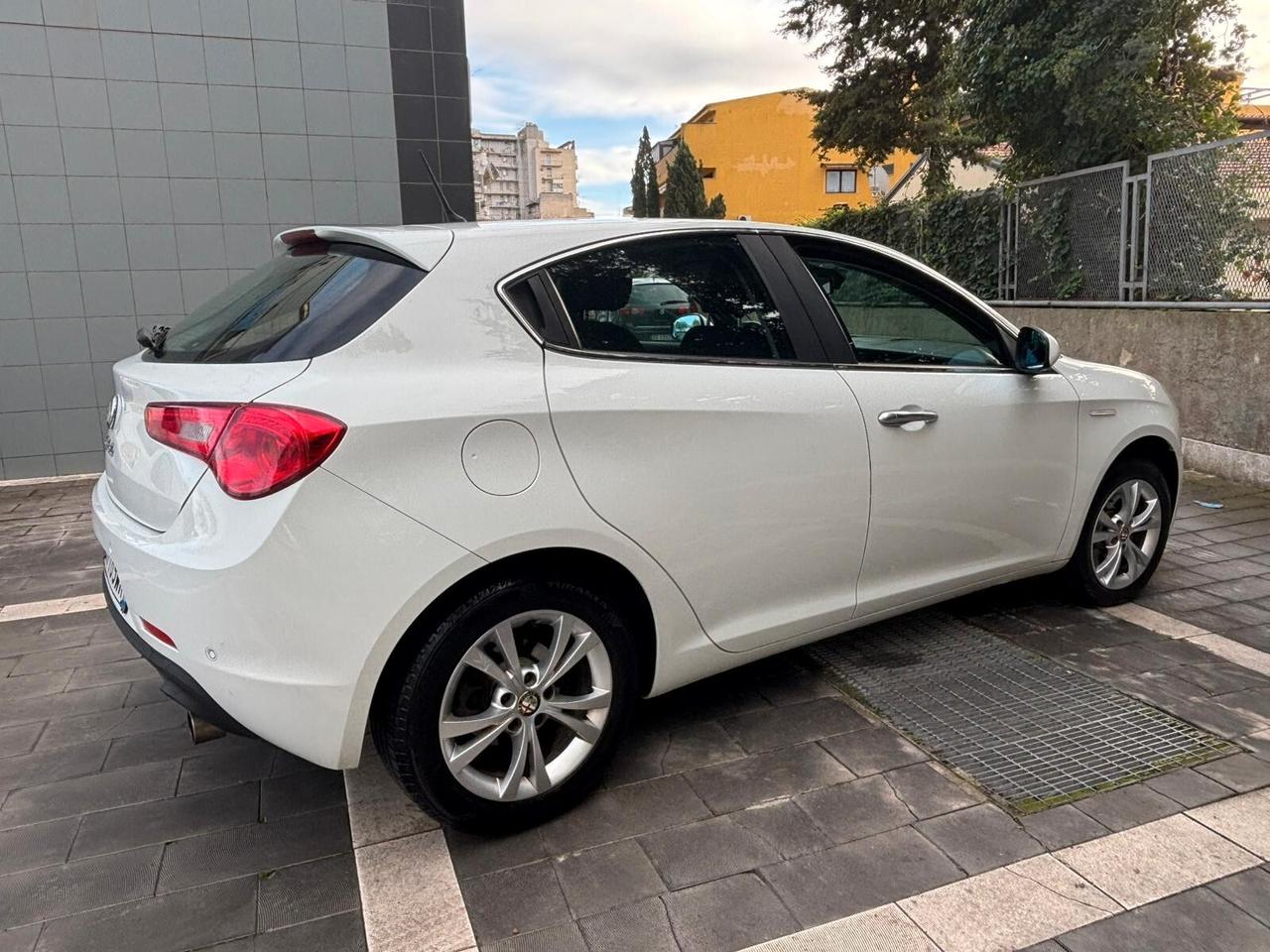 Alfa Romeo Giulietta 2.0 JTDm-2 140 CV Exclusive