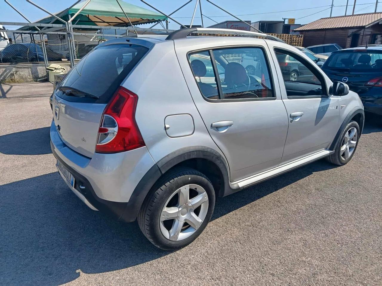 Dacia Sandero 1.5 dCi 75CV Embleme