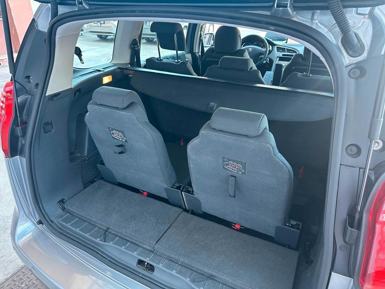 Peugeot 5008 1.6 HDi 115CV Business 7 POSTI