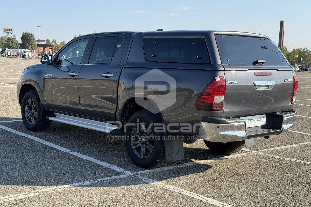 TOYOTA Hilux 2.8 D 4WD 4 porte Double Cab Lounge