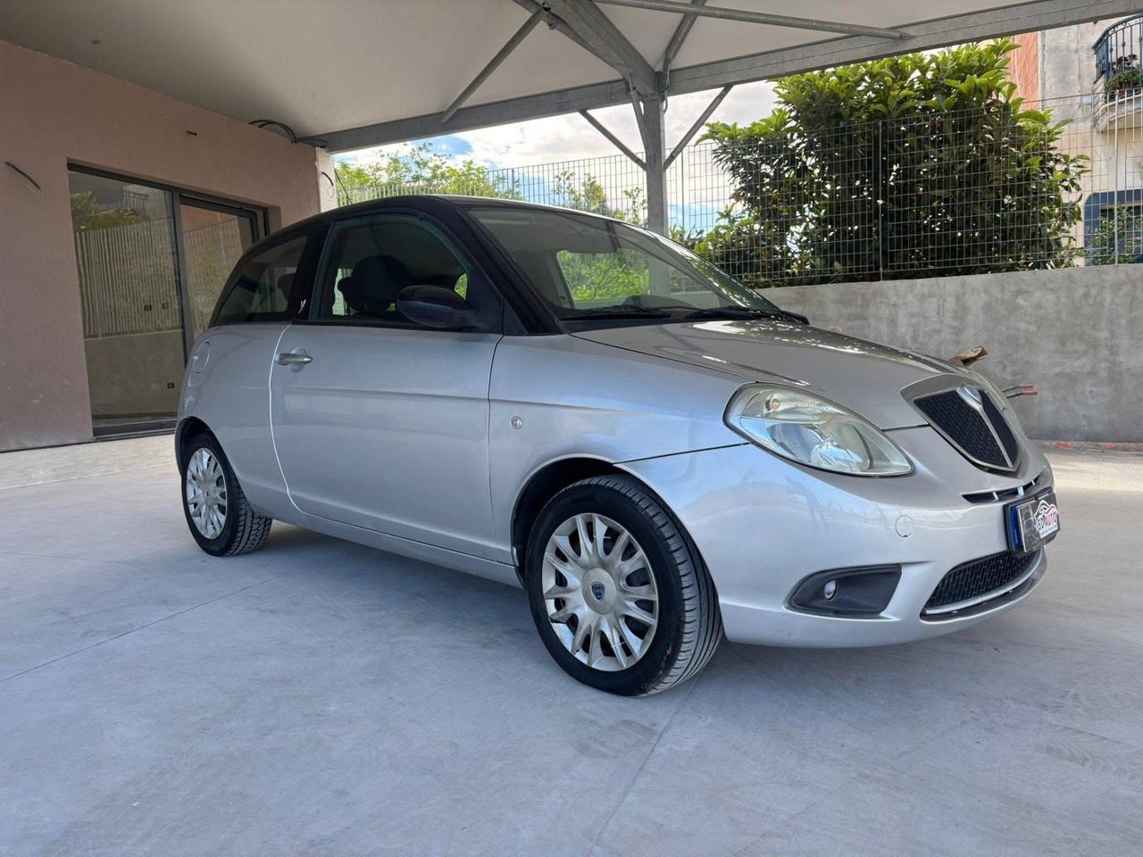 Lancia Ypsilon 1.2 70 Cv