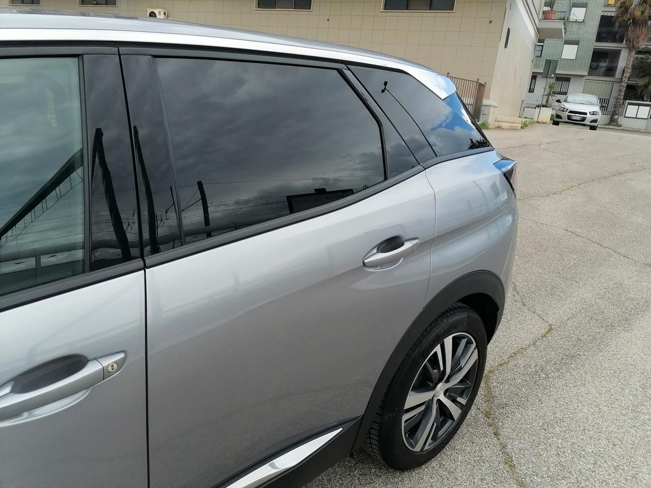 PEUGEOT 3008 ALLURE 1.5 BLUEHDI 130CV FULL LED AUTOMATICA