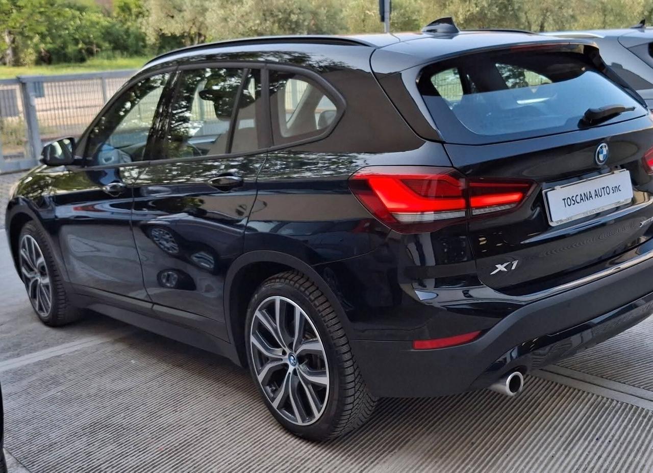 Bmw X1 xDrive25e Sport Cerchi 19 Navigazione full optional