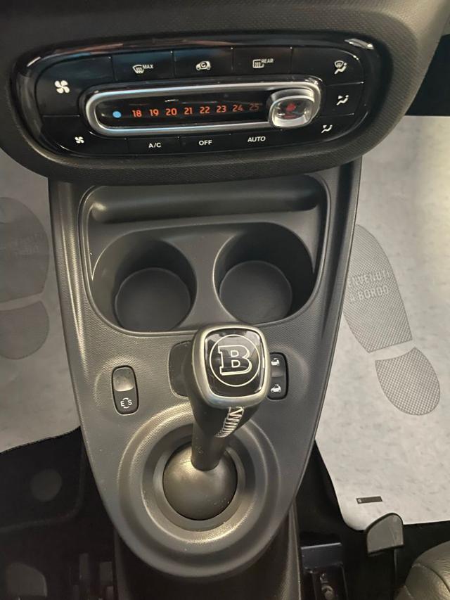 SMART Brabus 0.9cc BRABUS TAILOR MADE CABRIO 109cv NAVI SENSORI