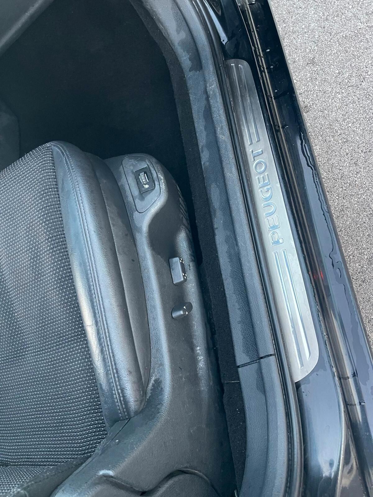 Peugeot 407 2.0 HDi SW Ciel Féline automatica